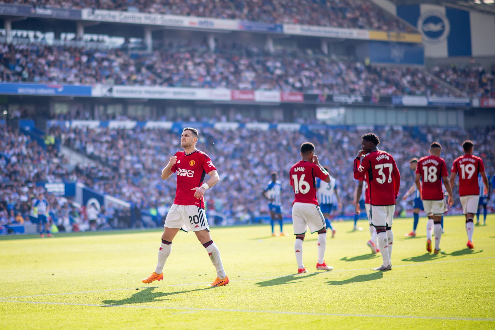 制作一版配 制作一版配