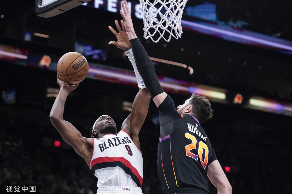 里再添两冠 里再添两冠